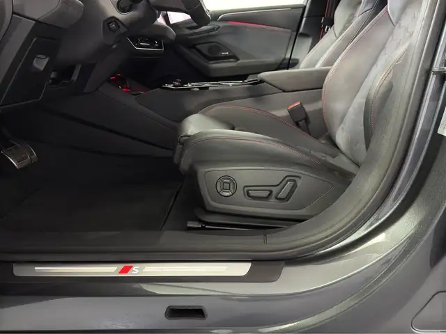 Audi E-Tron view 13