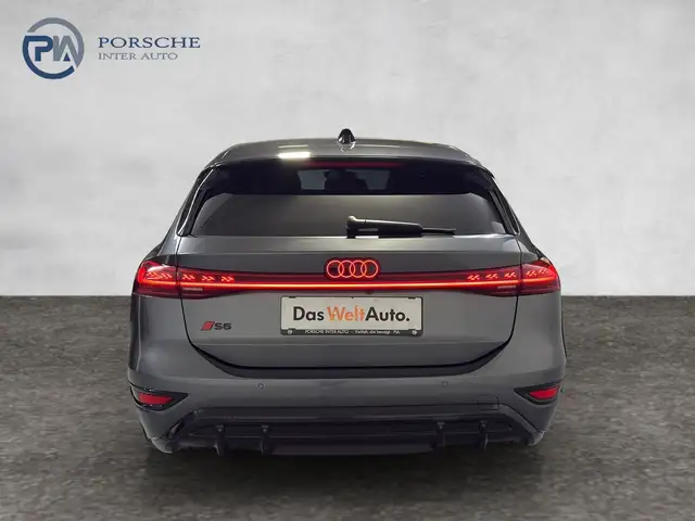 Audi E-Tron view 5