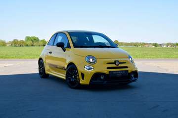 1.4T, Beats/Sabelt/CarPlay/Giallo/PDC/Monza/NEW CONDITION