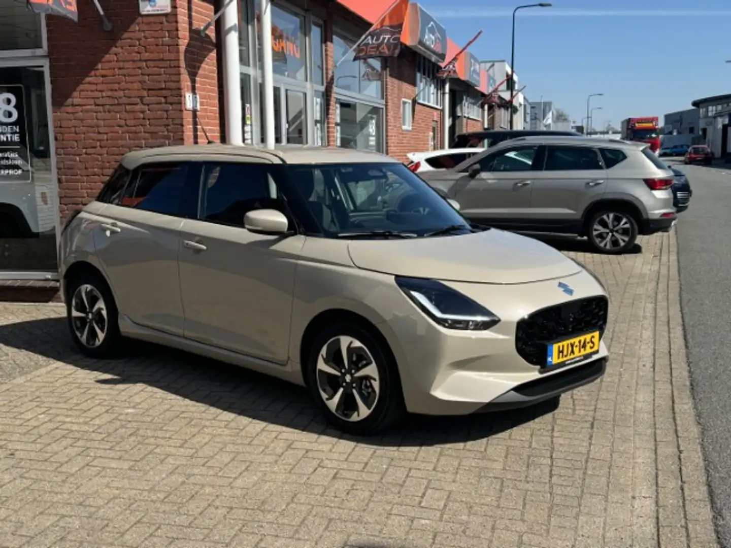 Suzuki Swift 1.2 Style Aut Hybrid NIEUW Braun - 2
