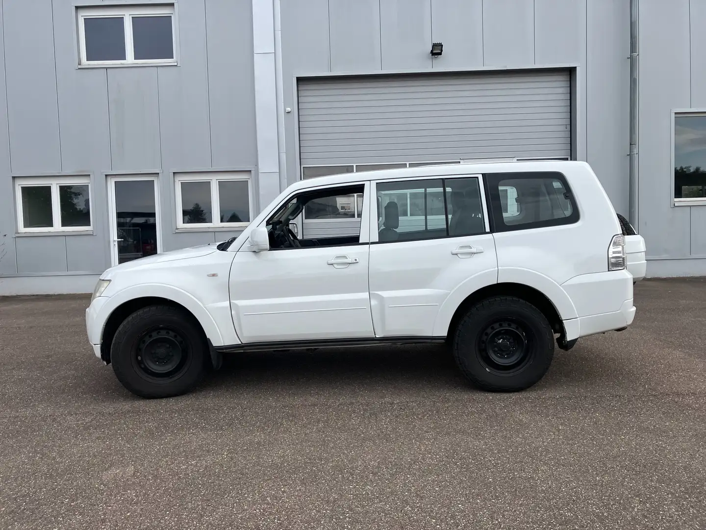 Mitsubishi Pajero 3.2 DI-D Inform (5-trg.) 7-Sitze Klimaaut. AHK Alb - 2