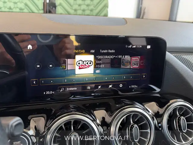 Mercedes-Benz GLA view 7