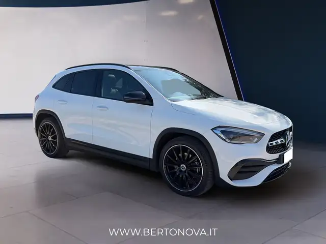 Mercedes-Benz GLA view 6