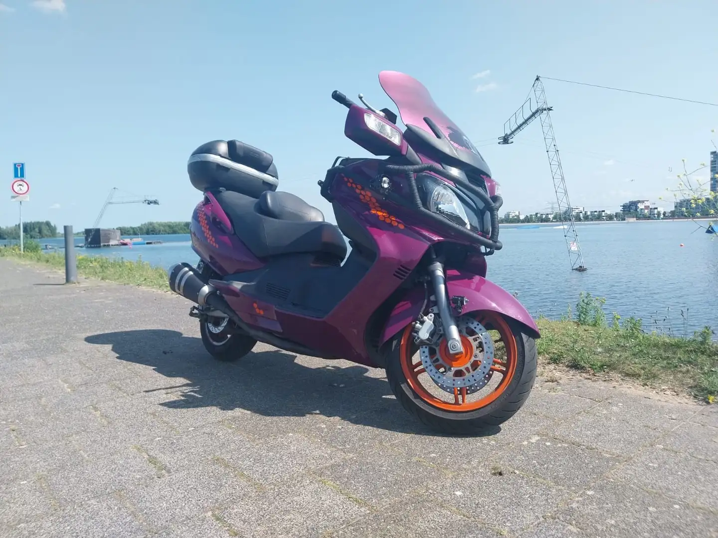 Suzuki Burgman 650 Sky wave Violett - 2