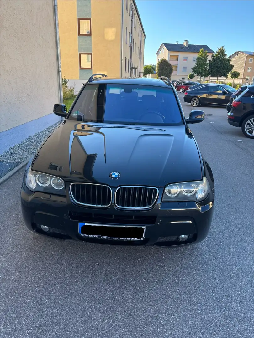 BMW X3 xDrive18d Schwarz - 2