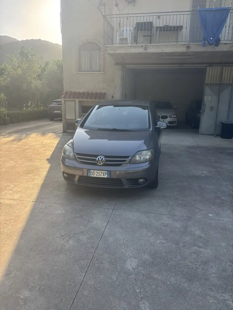 Volkswagen Golf Plus 5p 1.6 Highline 105cv - 1