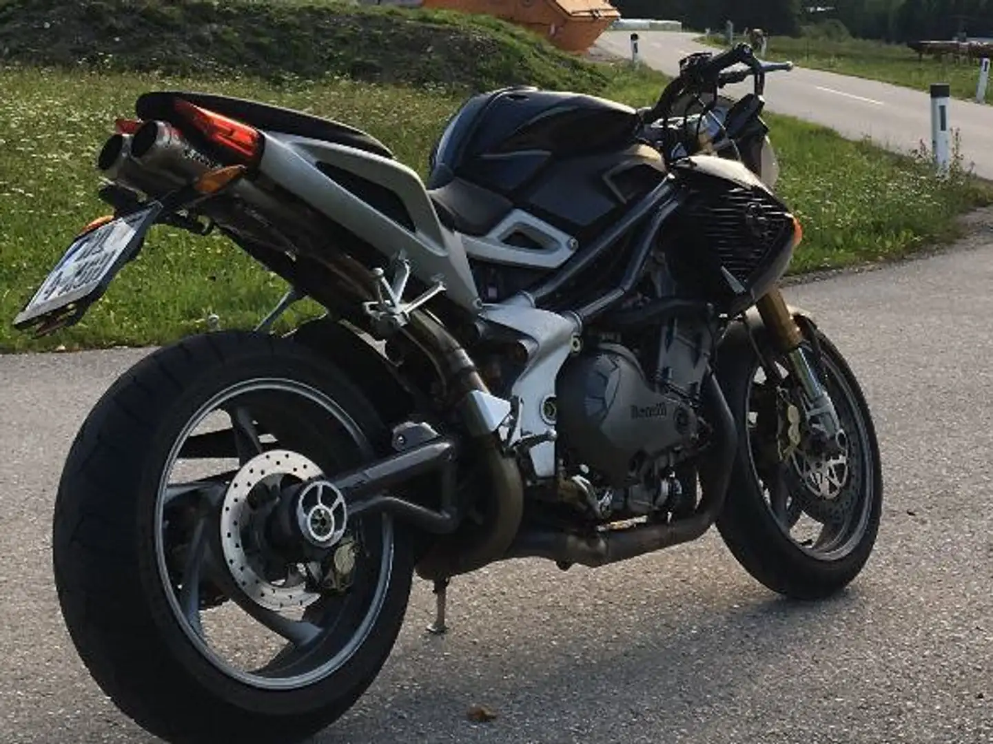 Benelli TNT 1130 Schwarz - 2