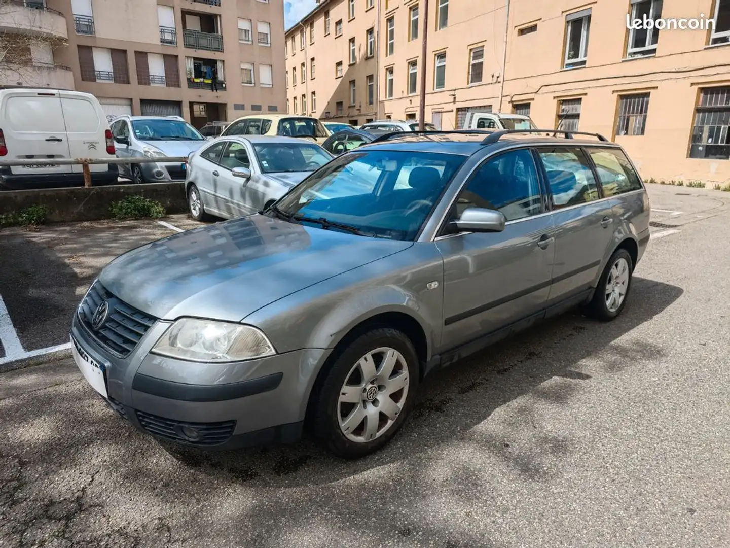 Volkswagen Passat Break 1.9 TDI 130ch Confort Grigio - 1