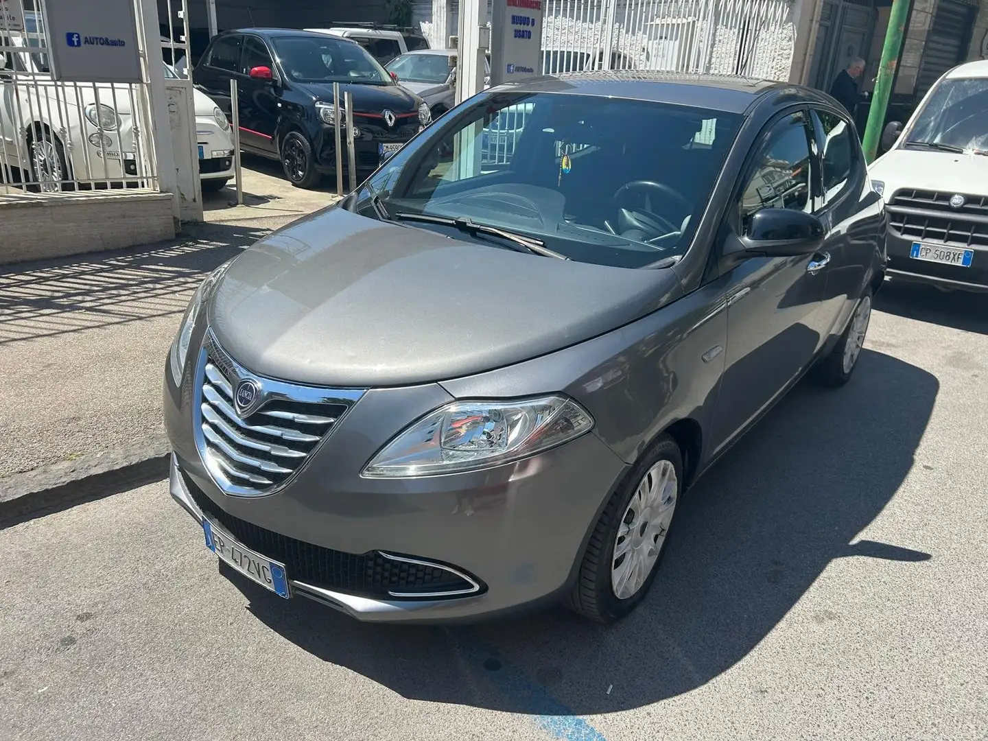 Lancia Ypsilon Ypsilon III 2011 1.2 8v Silver 69cv Grigio - 1