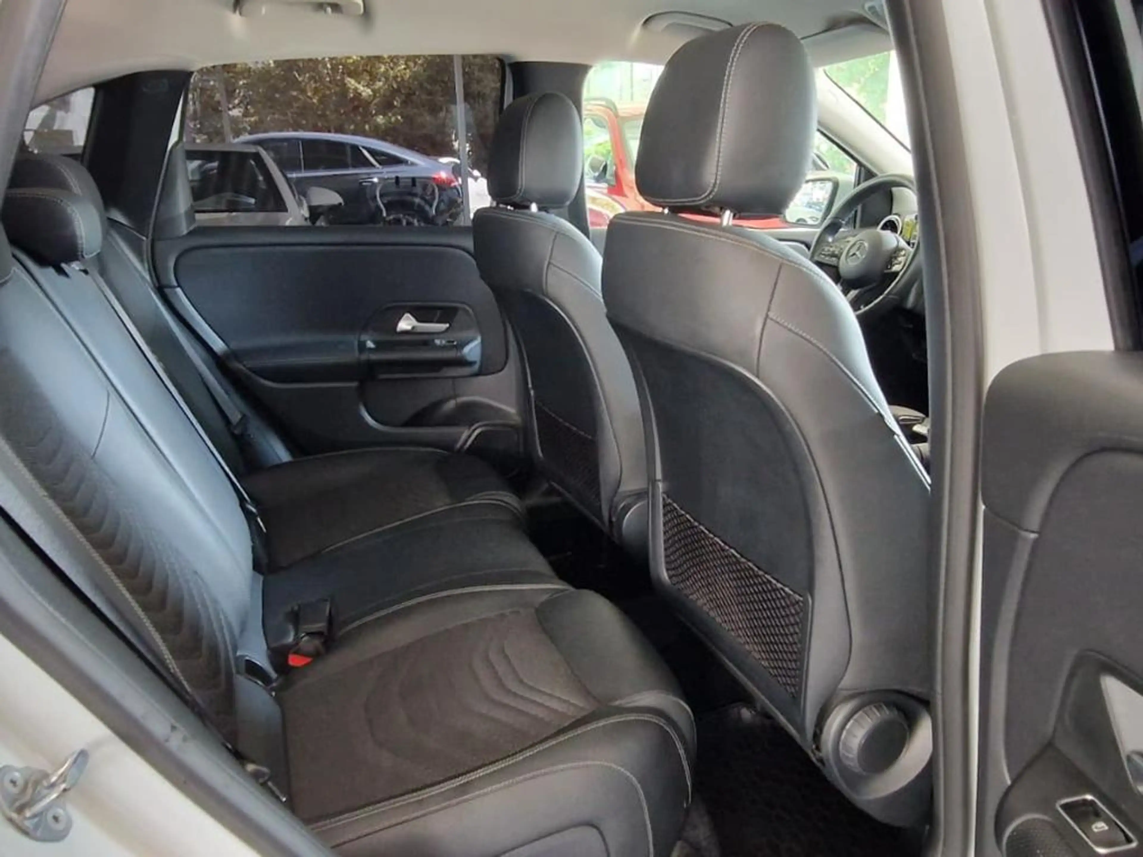 Mercedes-Benz B 220 d Style MBUX dunkleScheiben Kamera LED — photo 12
