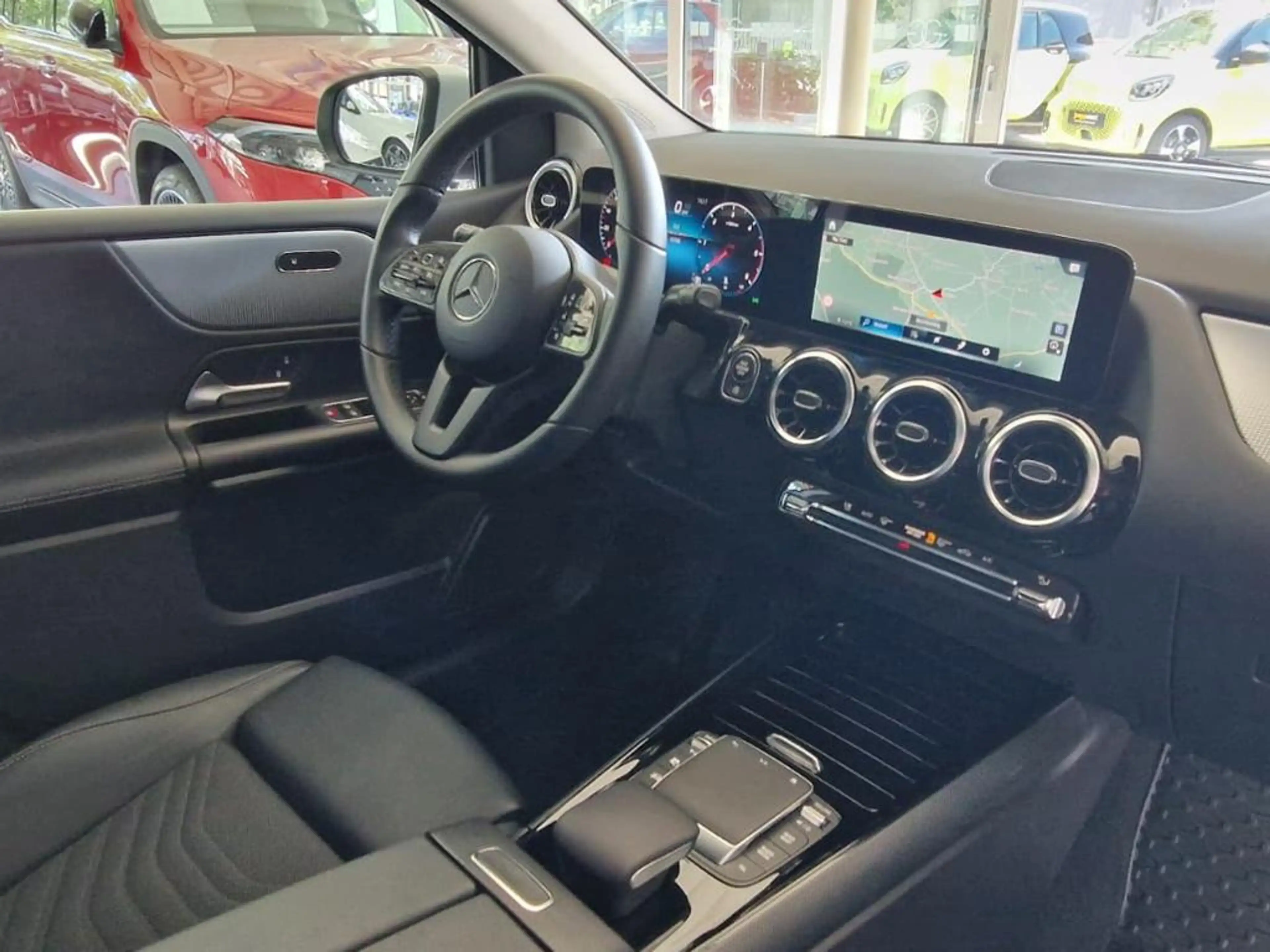 Mercedes-Benz B 220 d Style MBUX dunkleScheiben Kamera LED — photo 10