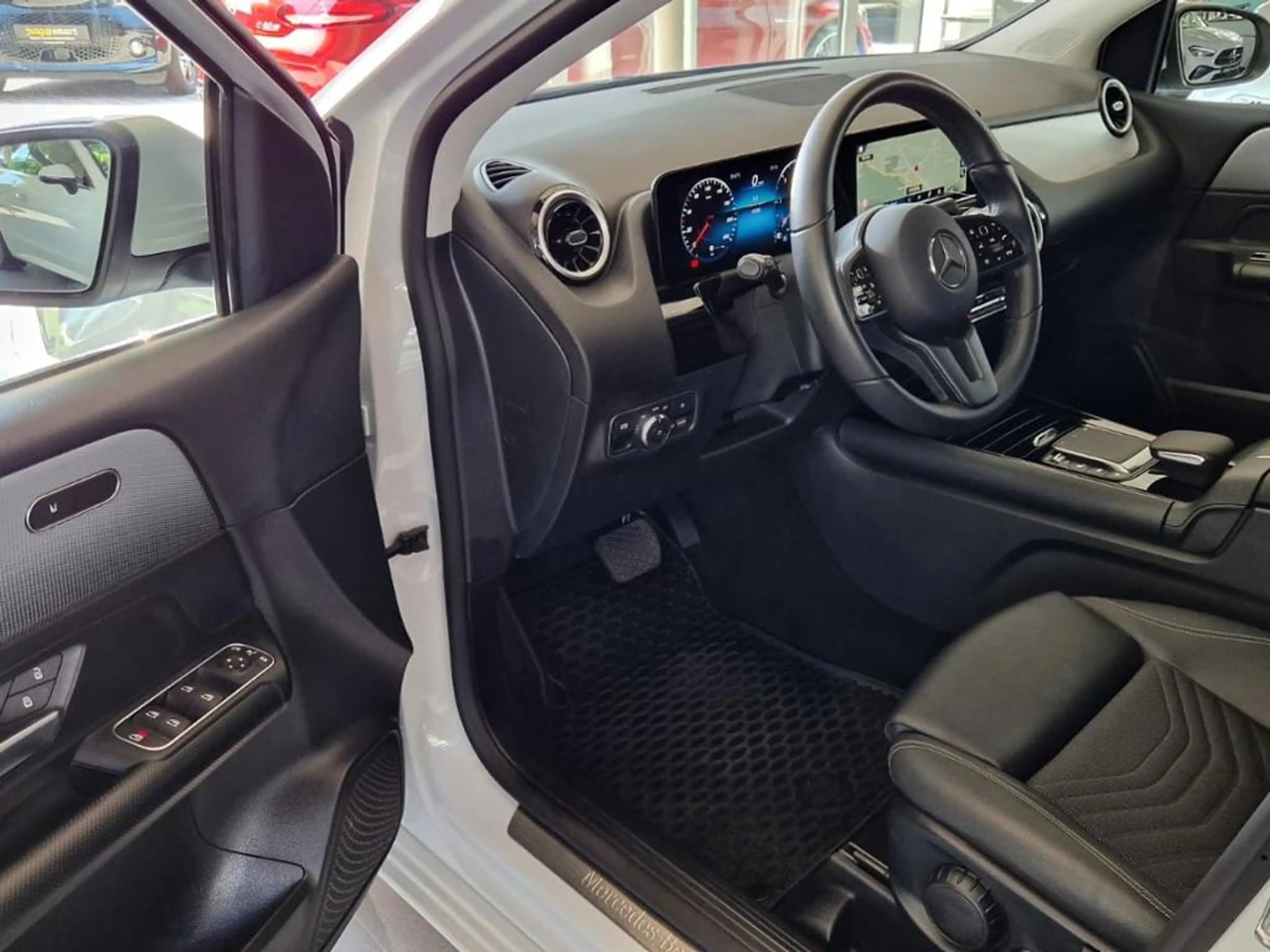 Mercedes-Benz B 220 d Style MBUX dunkleScheiben Kamera LED — photo 8