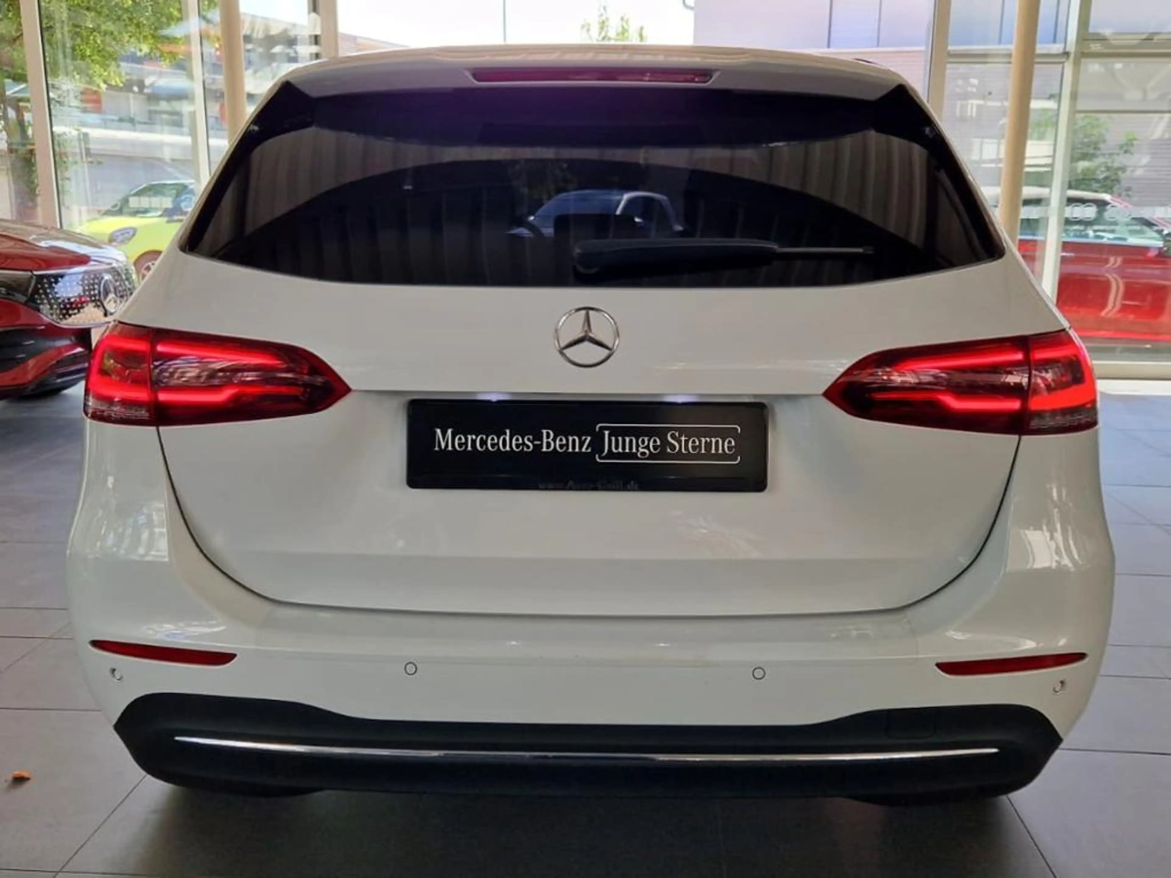 Mercedes-Benz B 220 d Style MBUX dunkleScheiben Kamera LED — photo 6