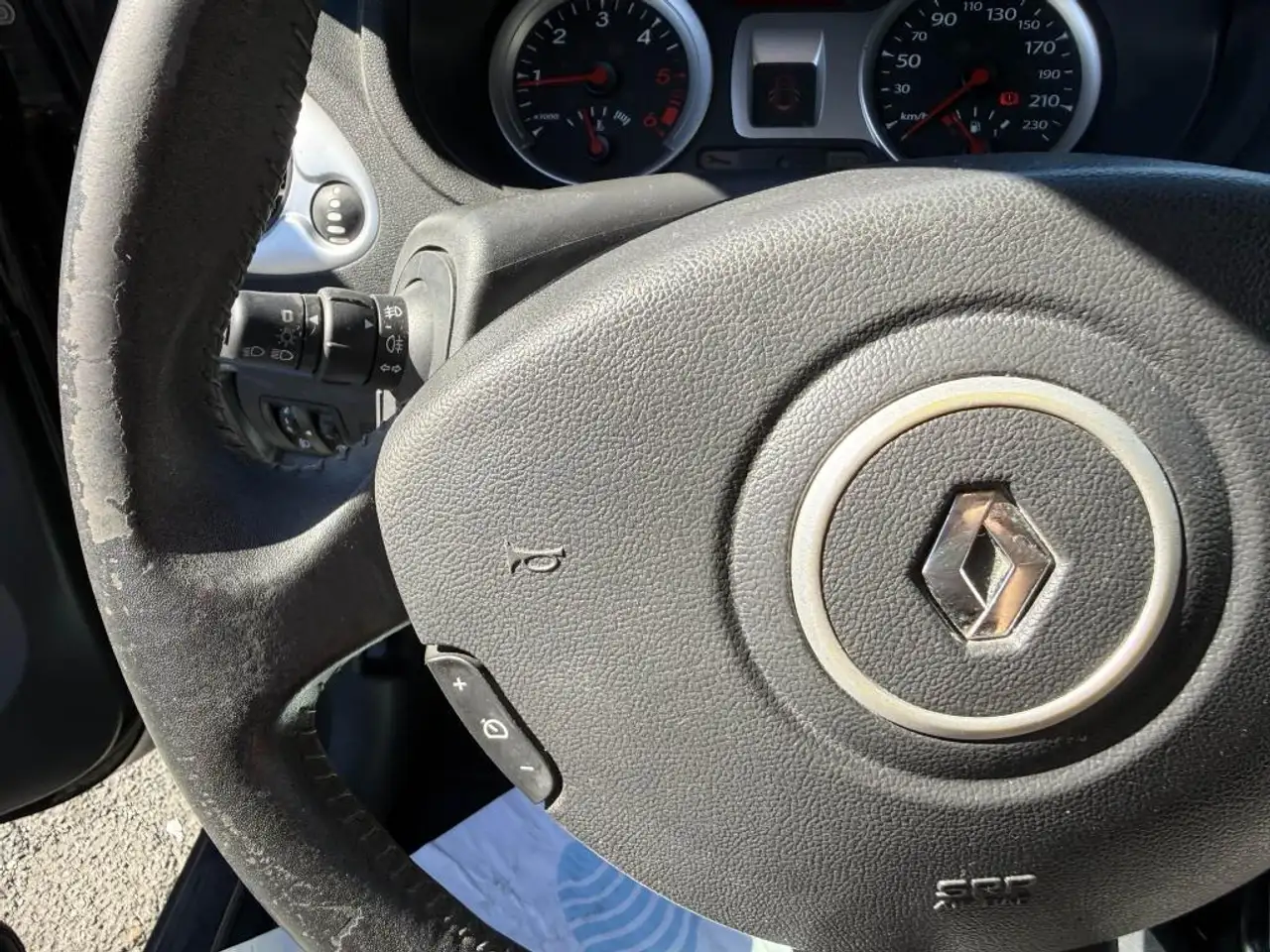 Renault Clio Citadine 5 portes — photo 48