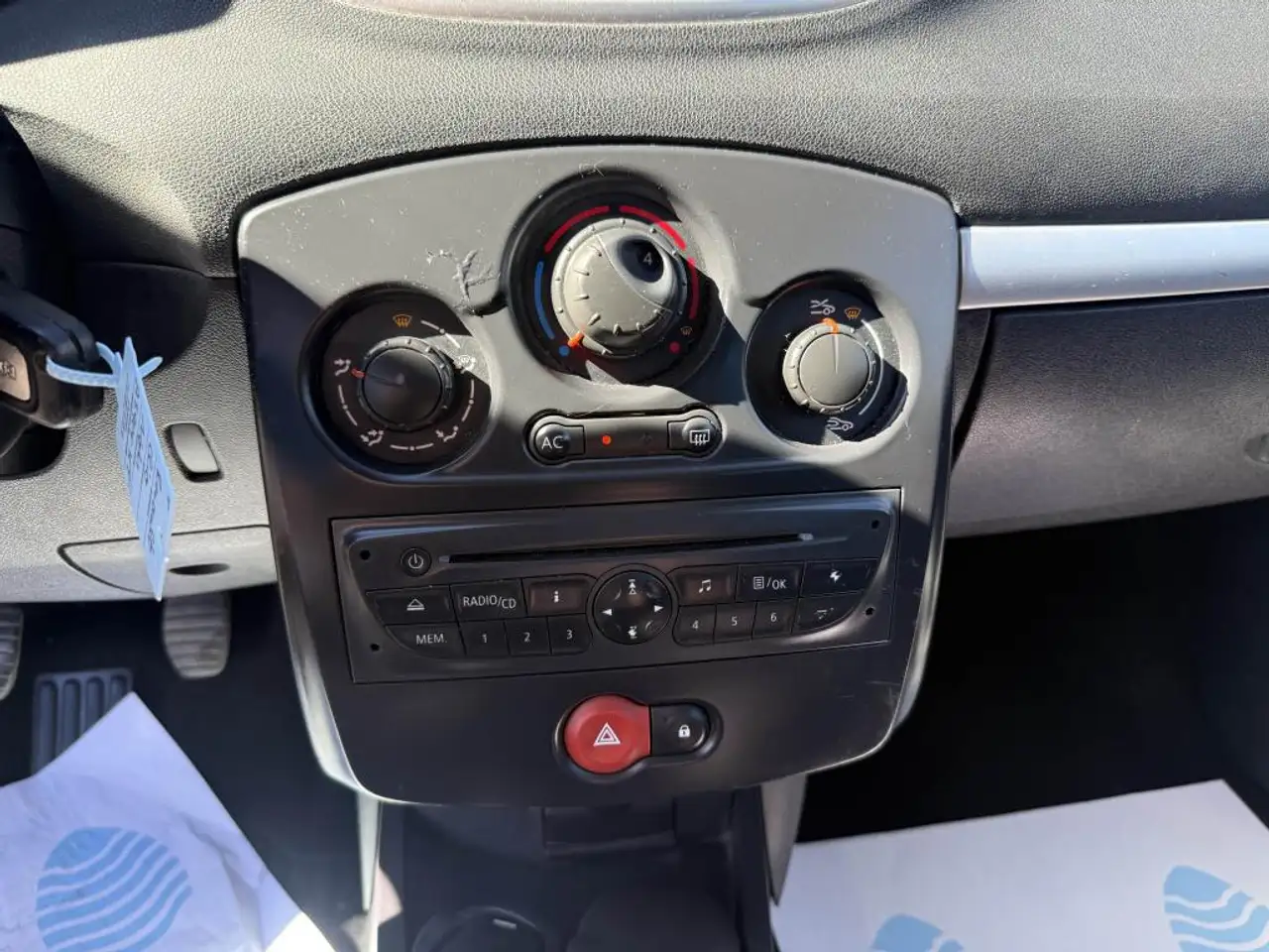 Renault Clio Citadine 5 portes — photo 17