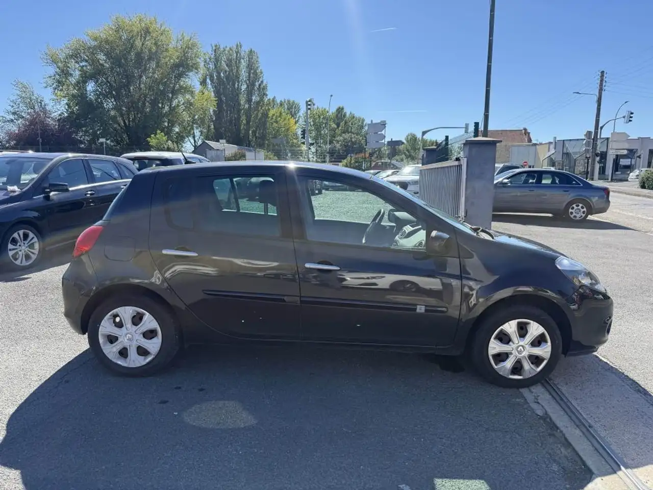 Renault Clio Citadine 5 portes — photo 6