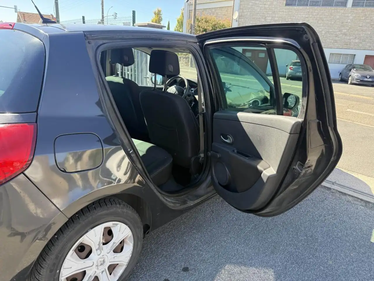 Renault Clio Citadine 5 portes — photo 30
