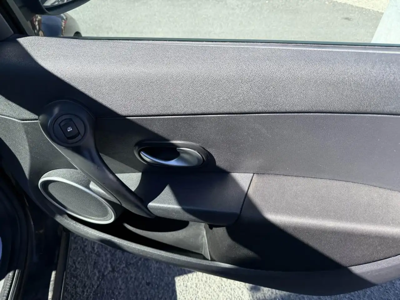 Renault Clio Citadine 5 portes — photo 36