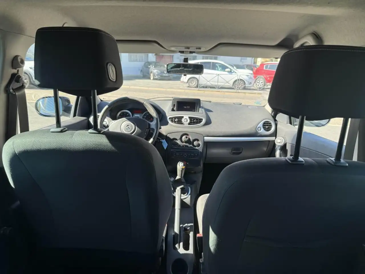 Renault Clio Citadine 5 portes — photo 12