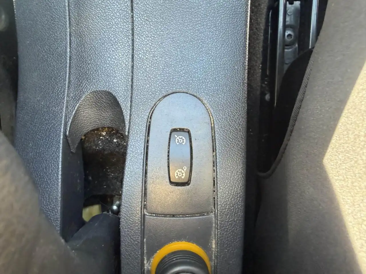 Renault Clio Citadine 5 portes — photo 21
