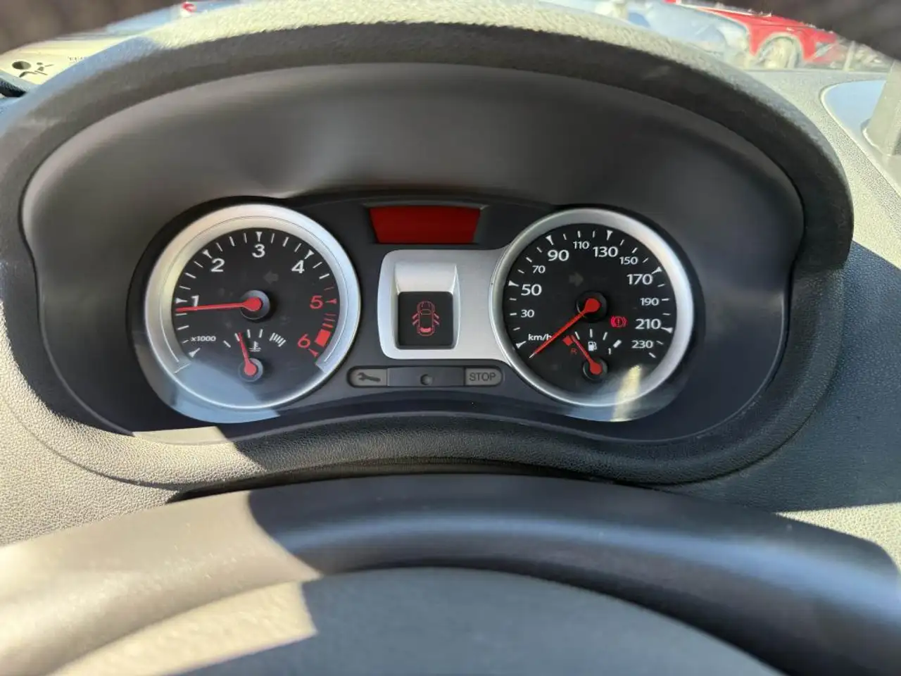 Renault Clio Citadine 5 portes — photo 46