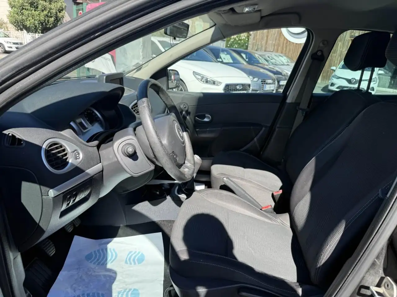 Renault Clio Citadine 5 portes — photo 14