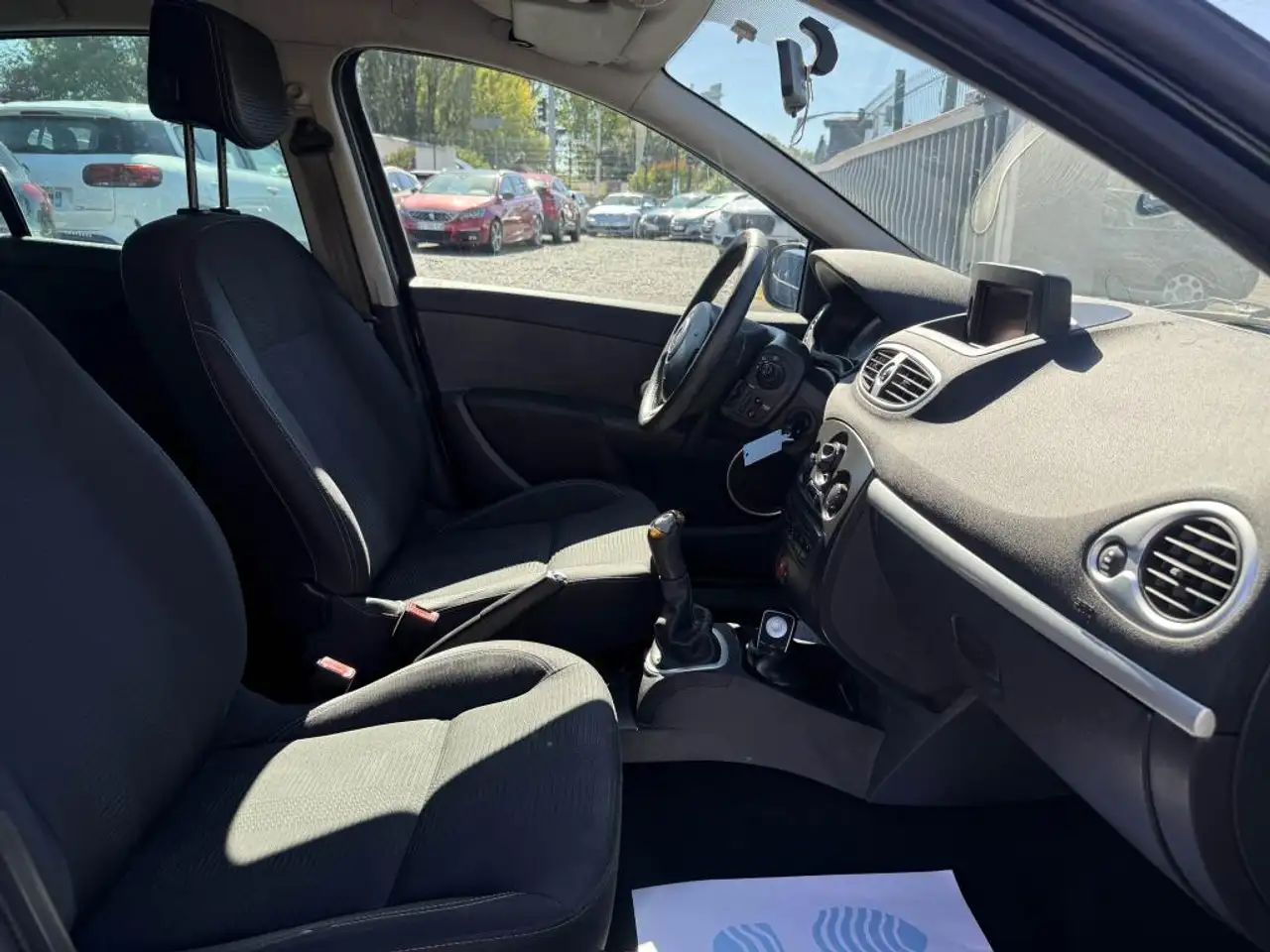 Renault Clio Citadine 5 portes — photo 10