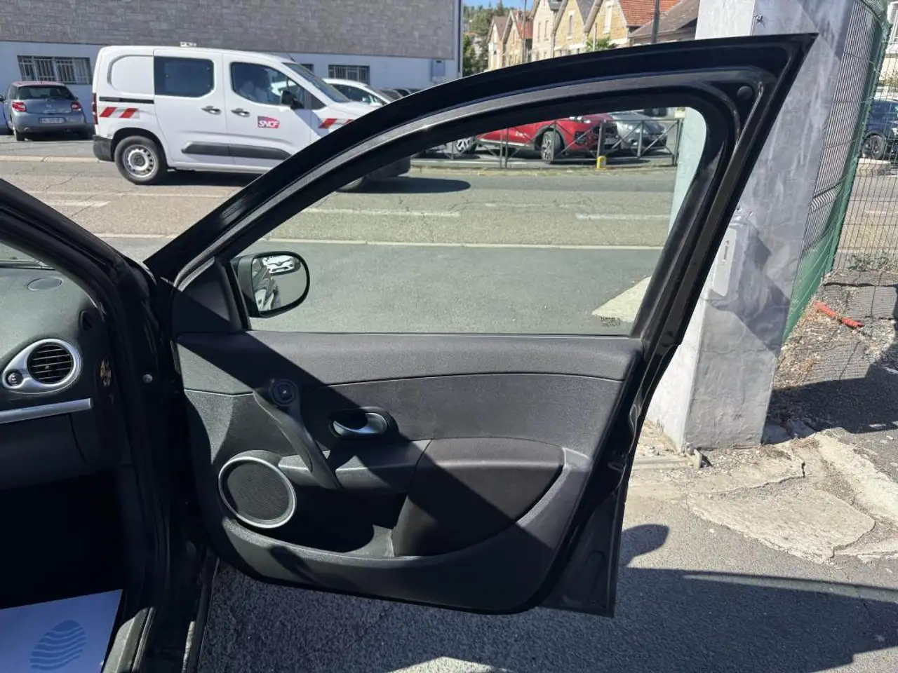 Renault Clio Citadine 5 portes — photo 31