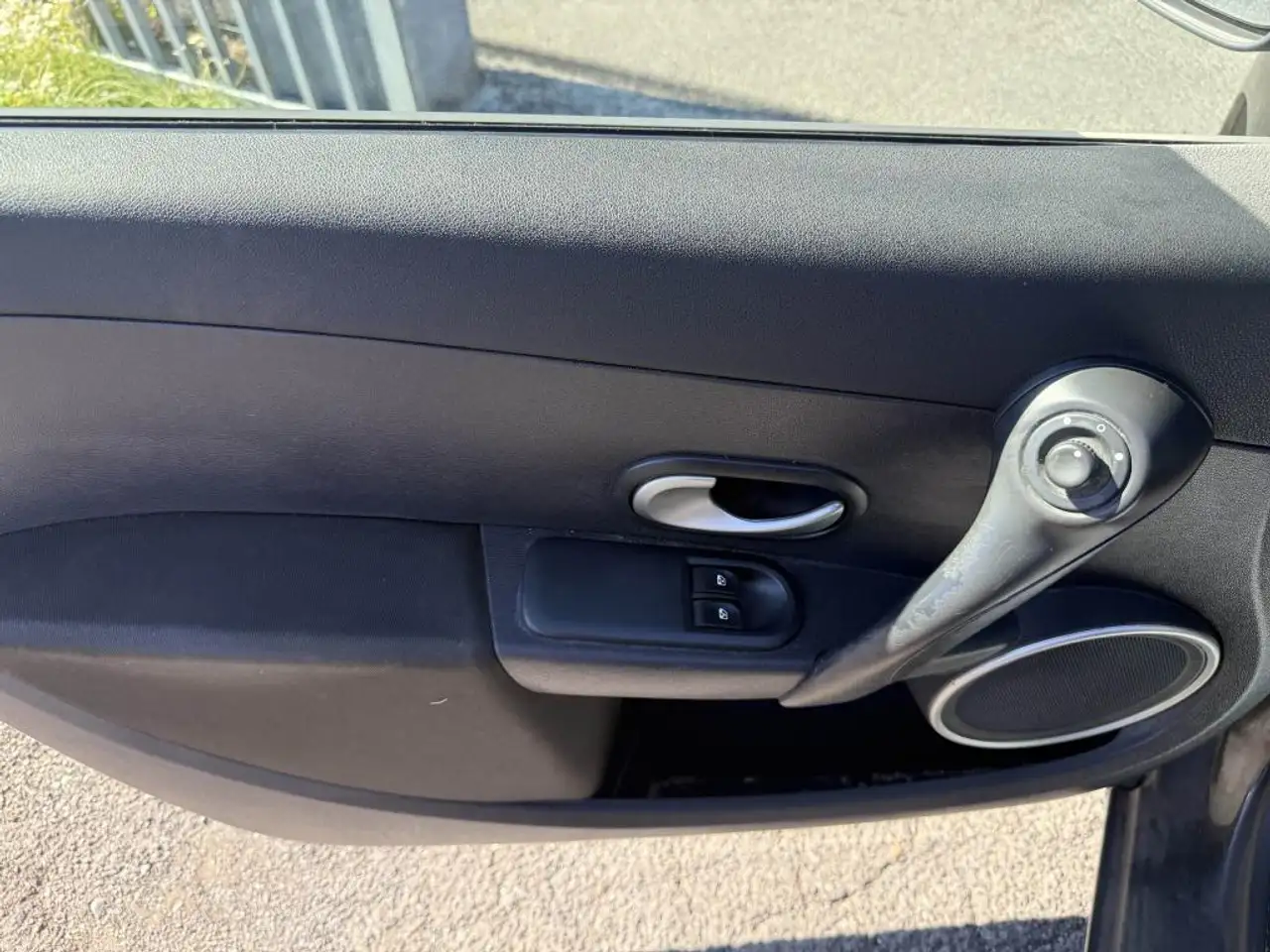 Renault Clio Citadine 5 portes — photo 40