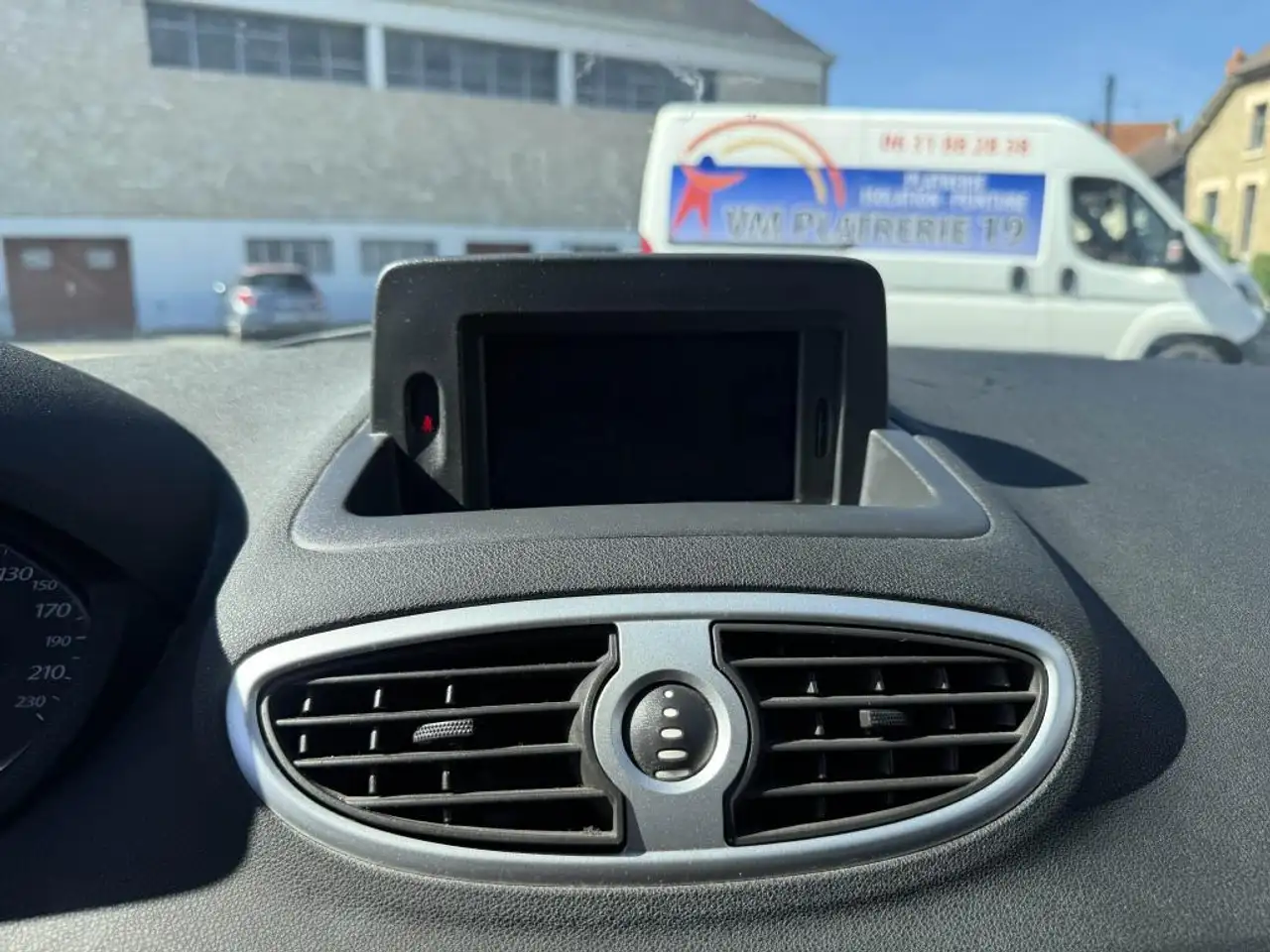 Renault Clio Citadine 5 portes — photo 18