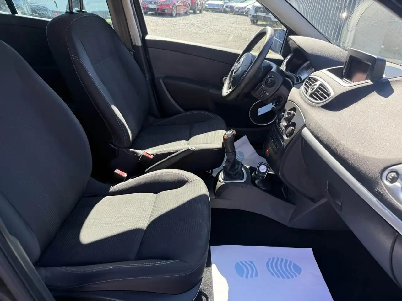 Renault Clio Citadine 5 portes — photo 35