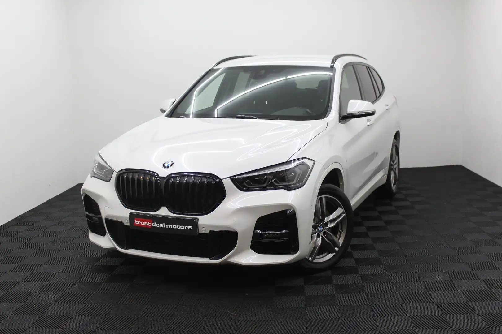 BMW X1 X1 2.0iA sDrive20 * Garantie * Blanc - 1