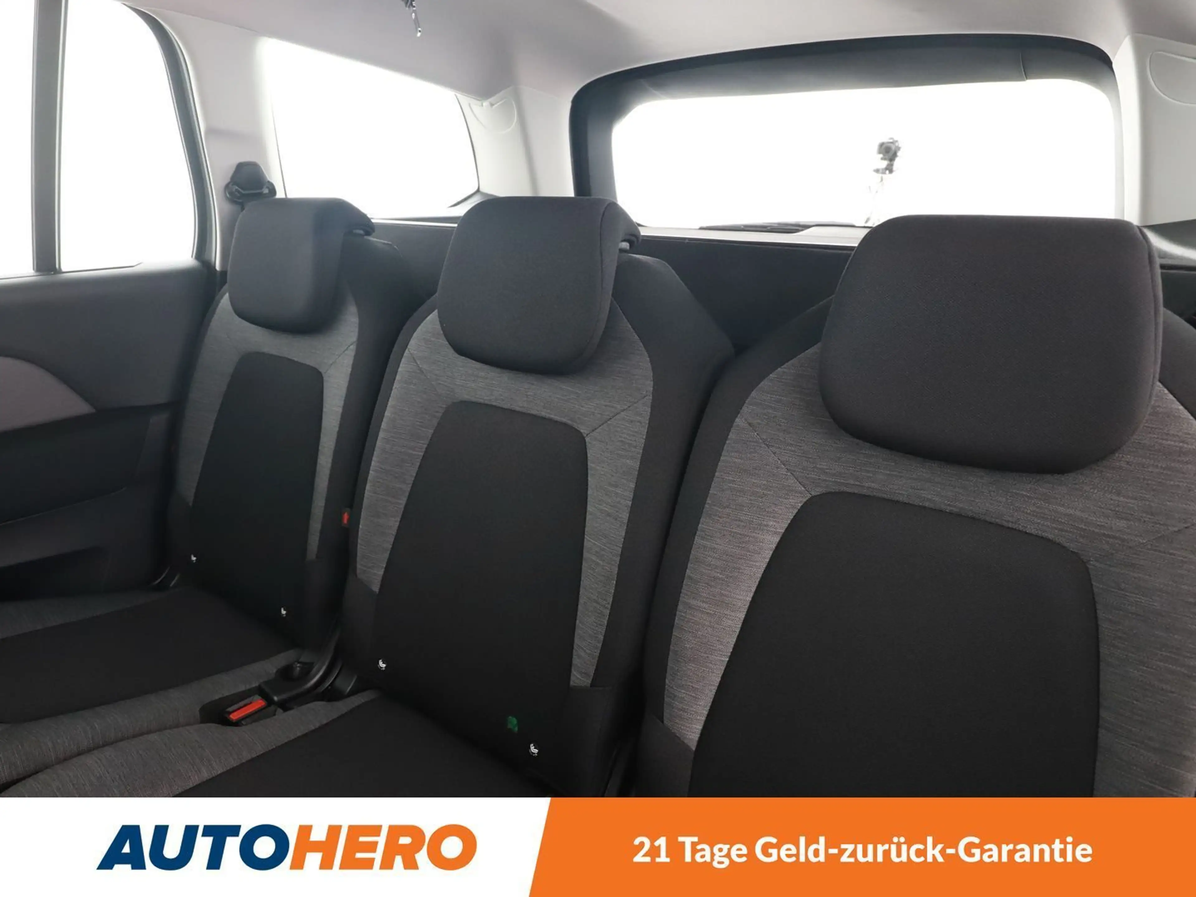 Citroen C4 Picasso 1.6 Blue-HDi Feel Edition — photo 6
