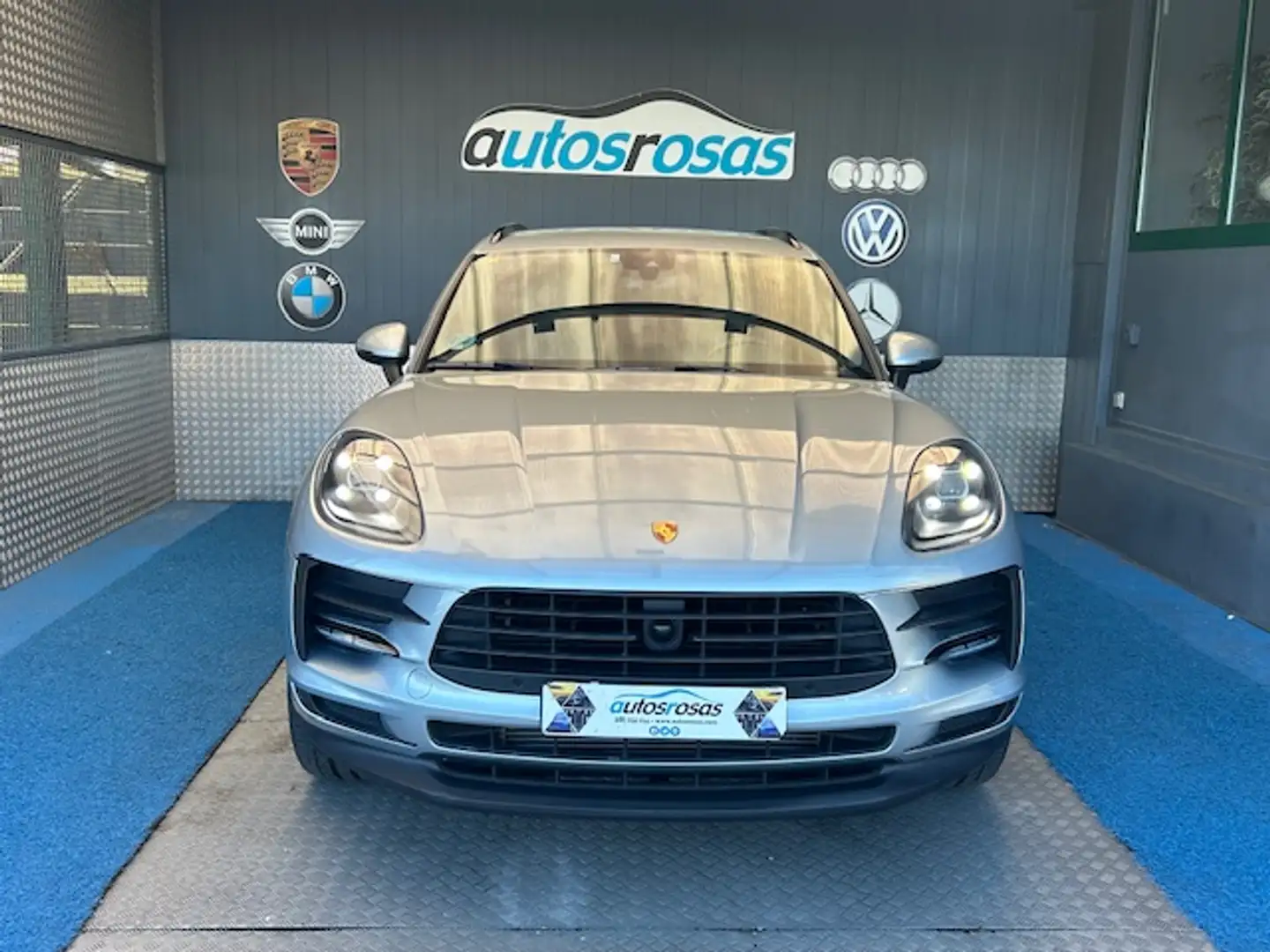Porsche Macan Aut. Gris - 2