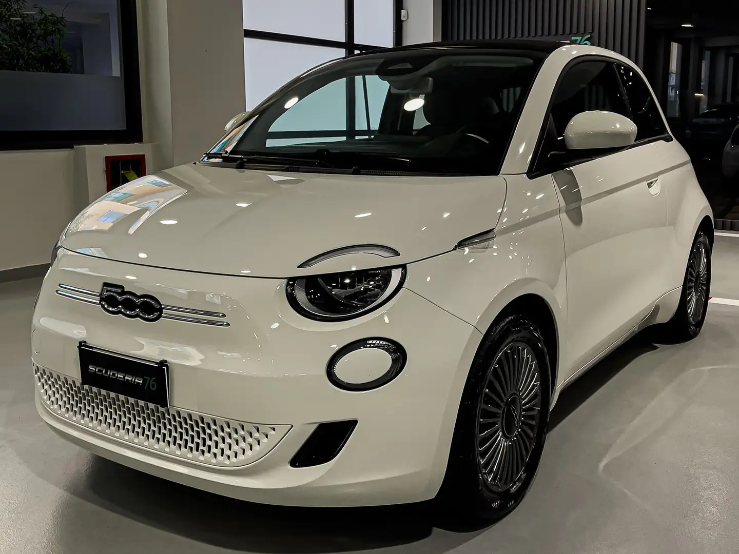 Fiat 500e 500e Cabrio 42 kWh Icon Blanc - 1