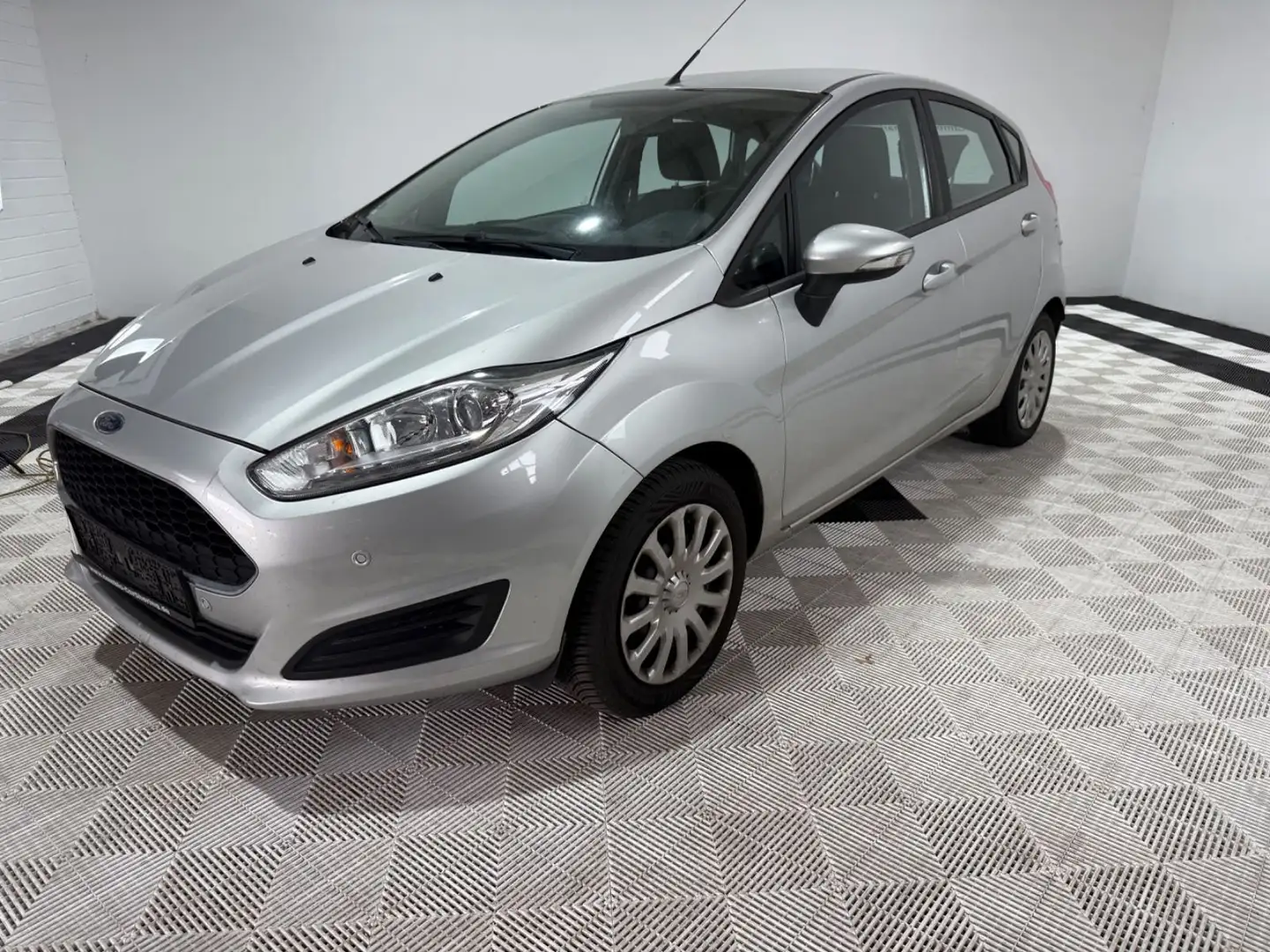 Ford Fiesta 1,0 59kW Trend°Klima°Navi°1Hand°161 Grigio - 1