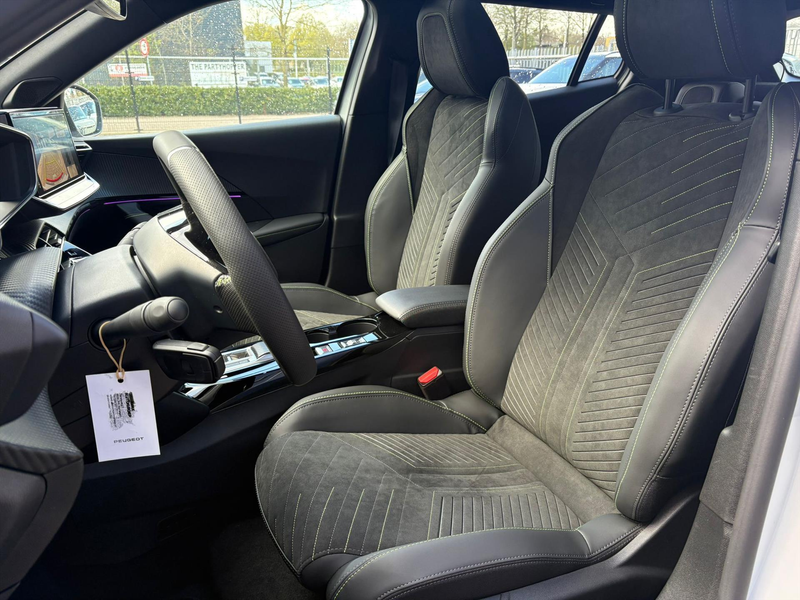 Peugeot e-2008 EV 54kWh 156pk GT | Navigatie | Carplay/Android Au — photo 13