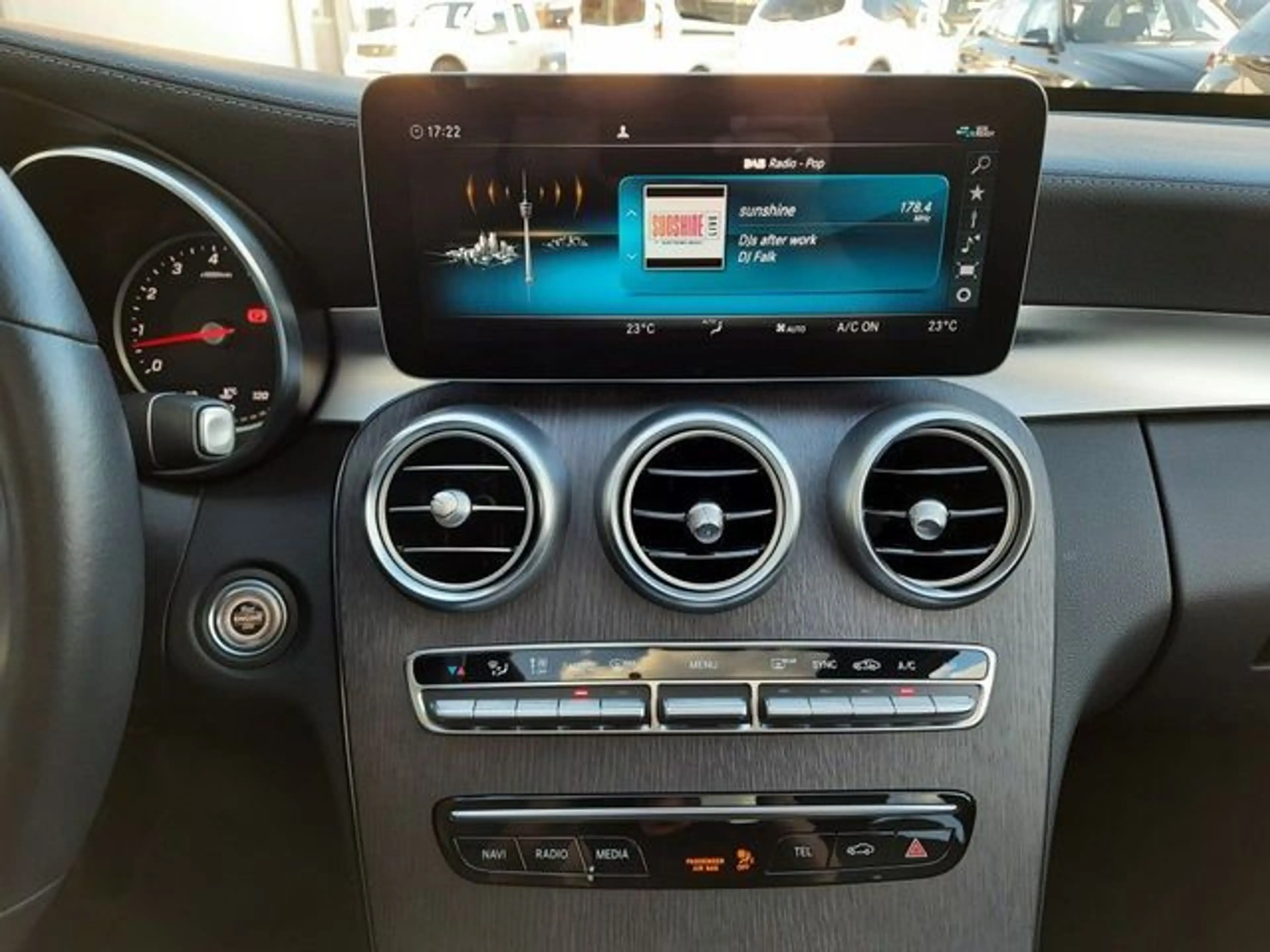 Mercedes-Benz C 400 4Matic 9G-TRONIC AMG Line.NAVI.Kamera.LED — photo 12