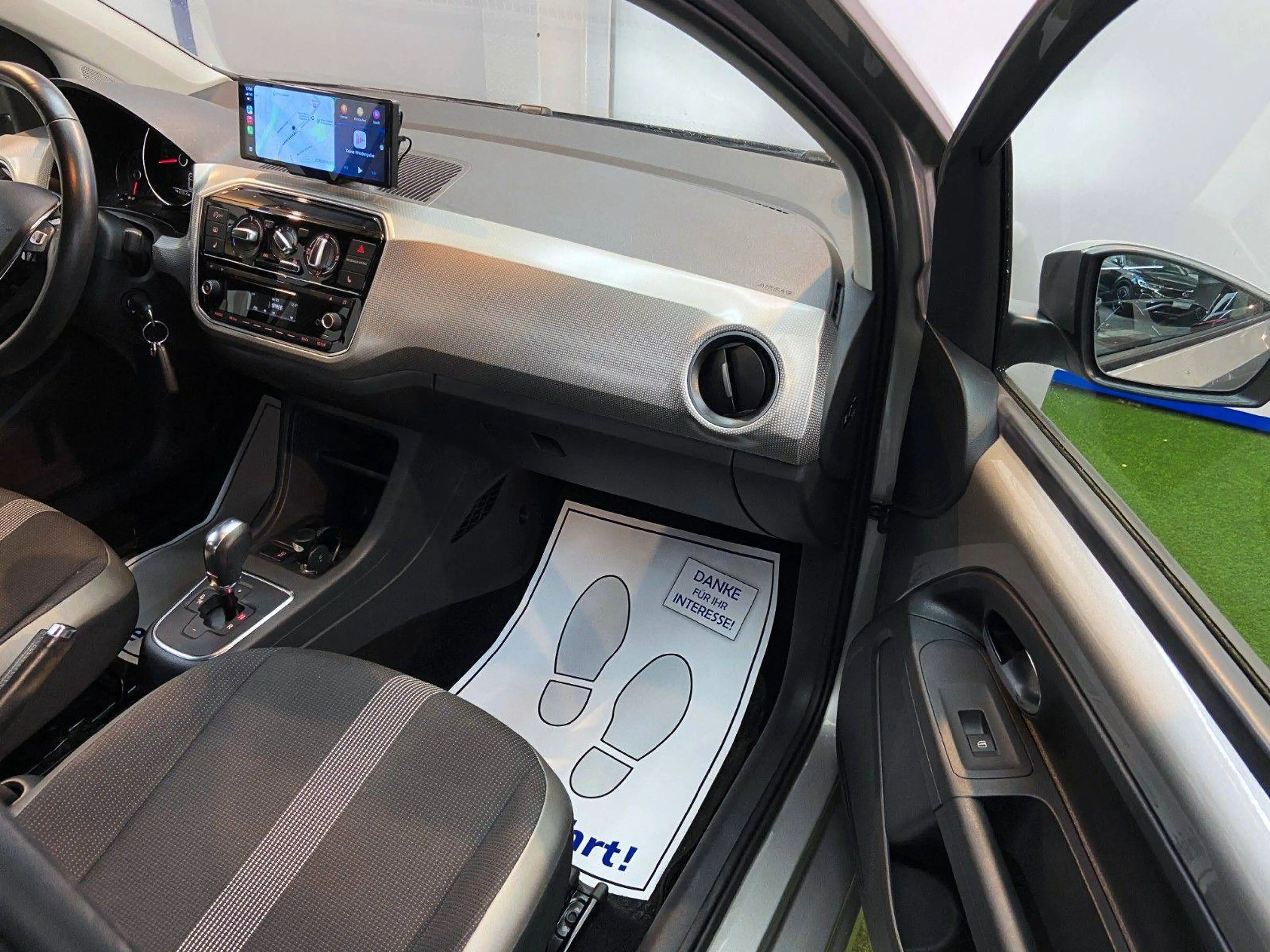 Volkswagen up! Highline BMT Sonderedition Automatik — photo 14