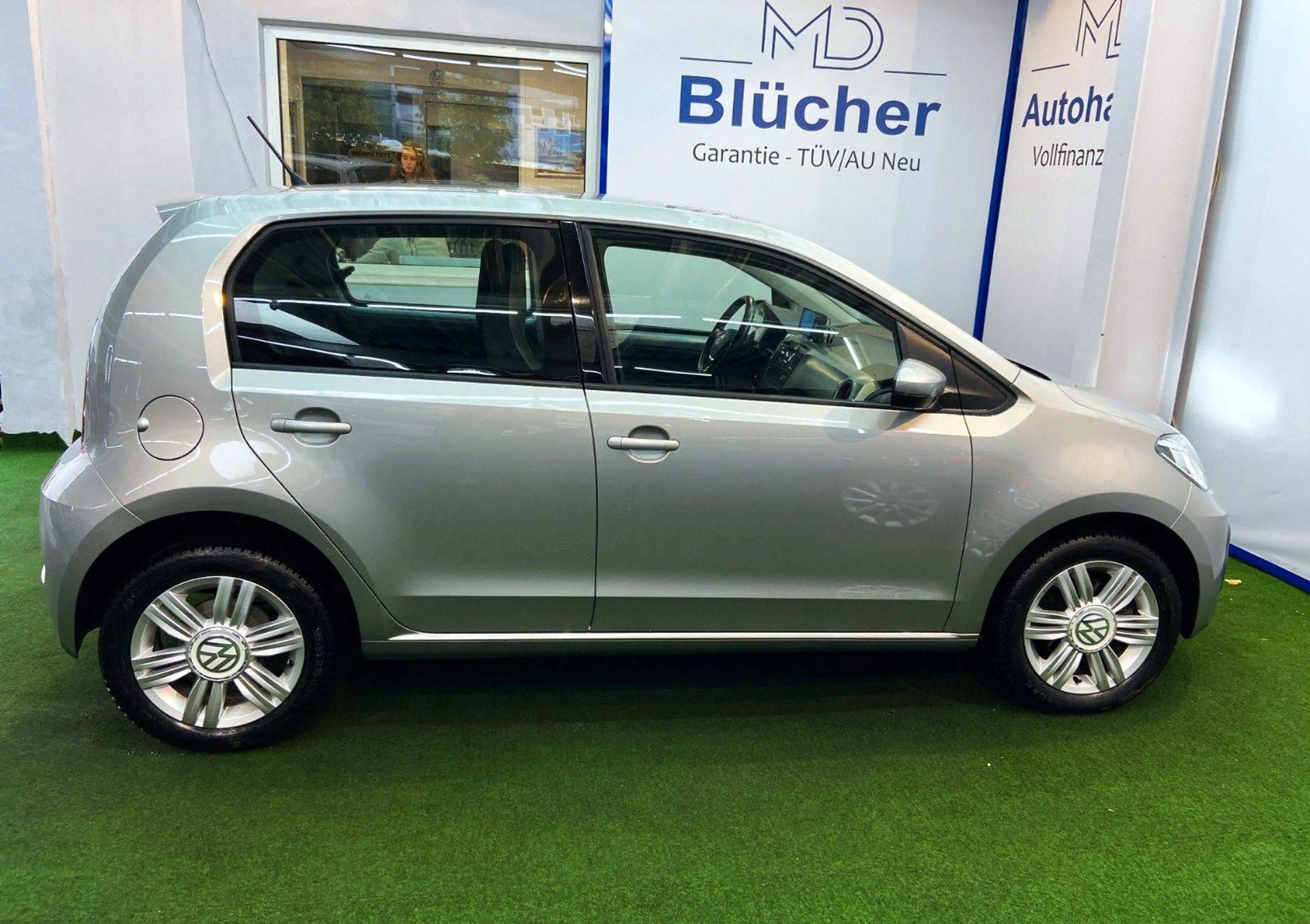 Volkswagen up! Highline BMT Sonderedition Automatik — photo 4