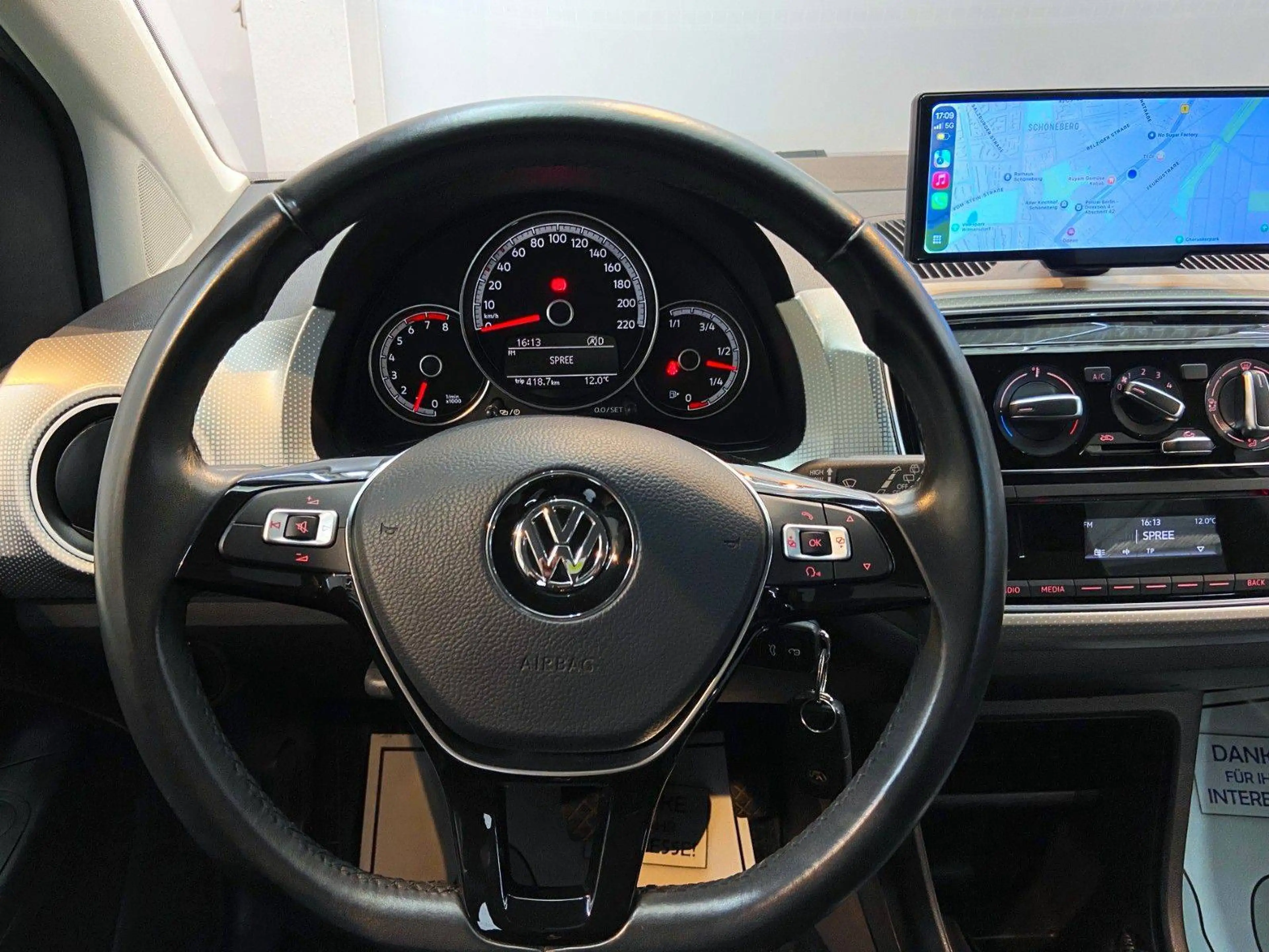 Volkswagen up! Highline BMT Sonderedition Automatik — photo 11