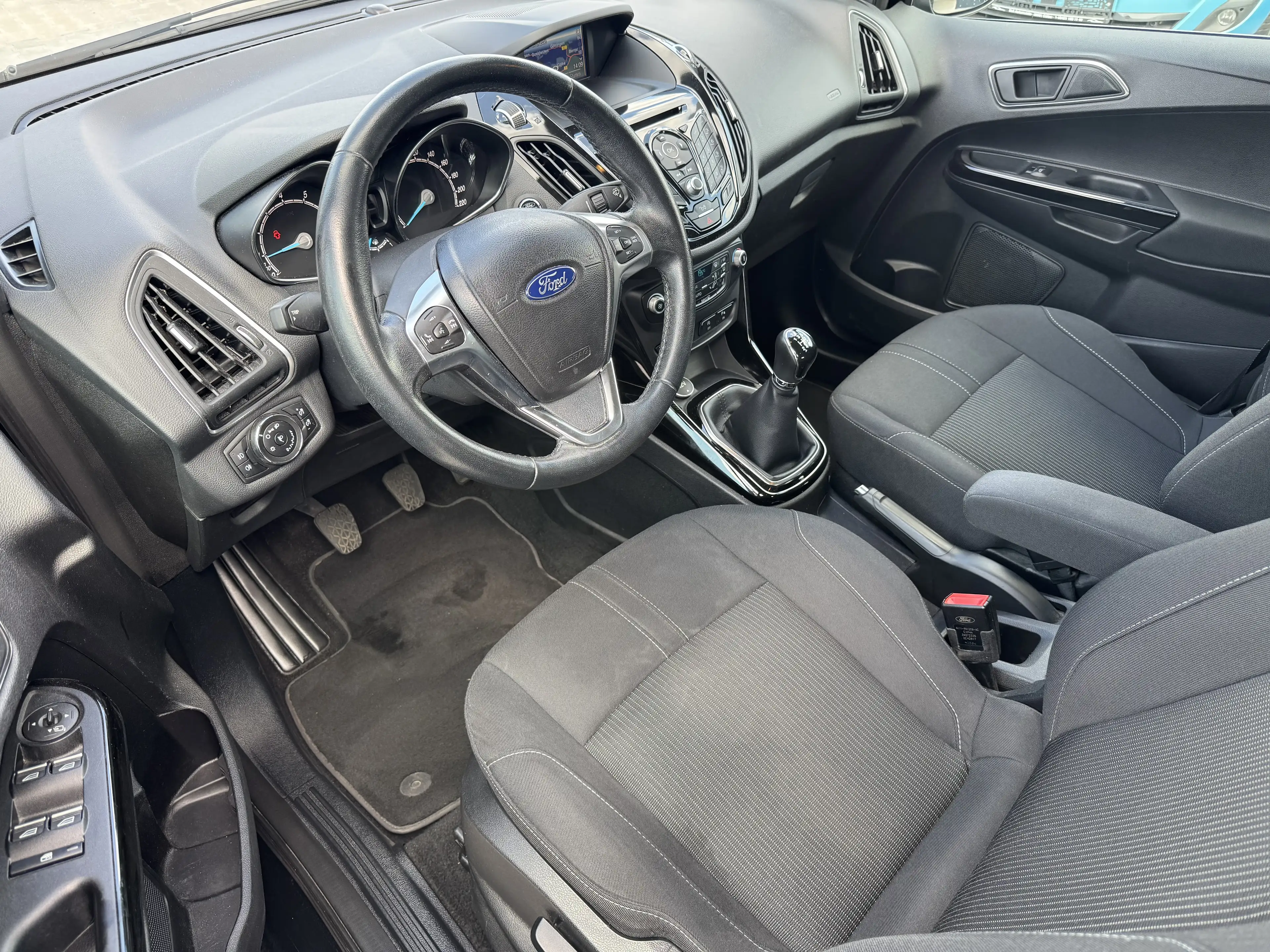 Ford B-Max Titanium 1,0 74 kW / Navi / Kamera — photo 6