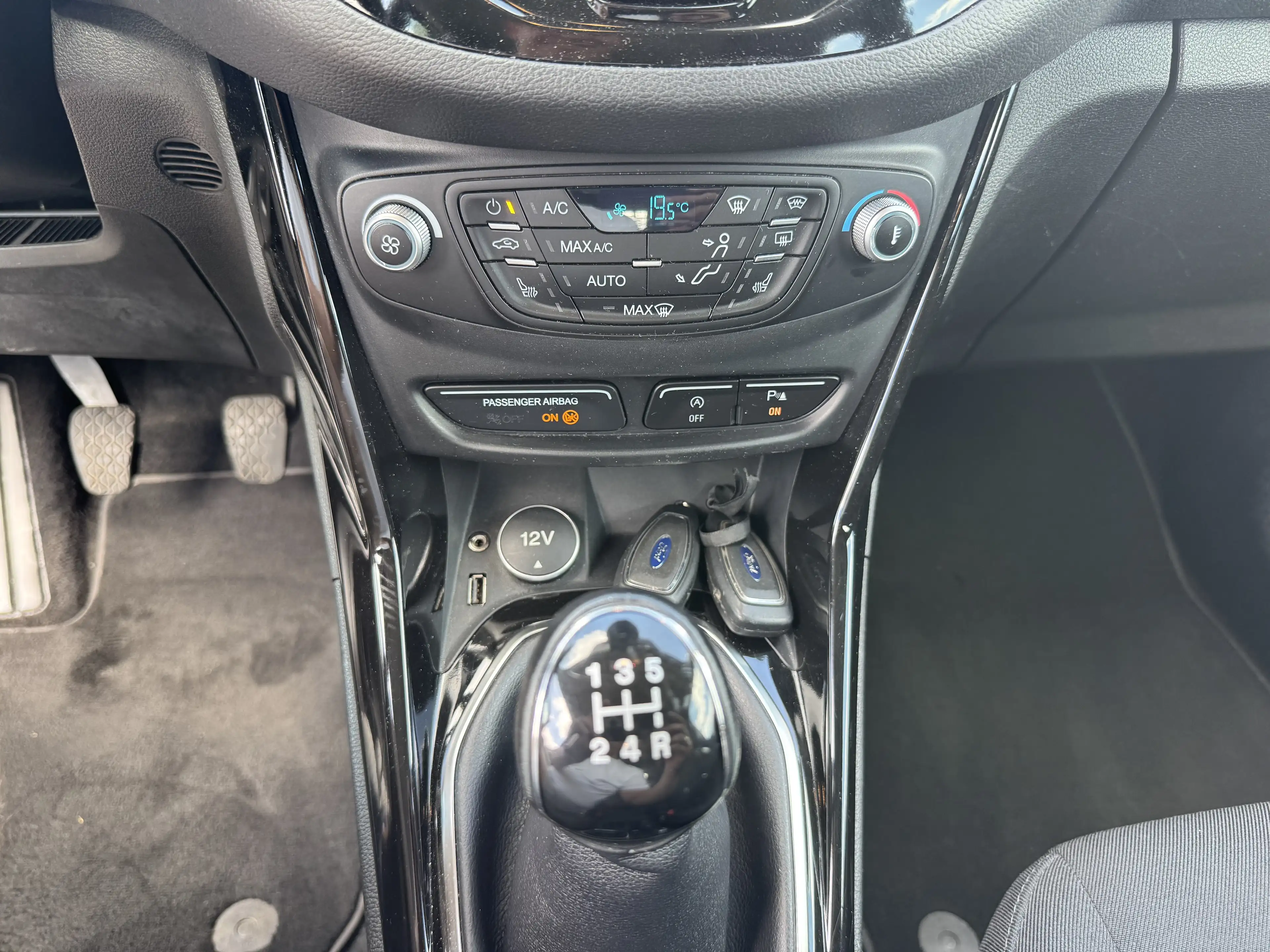 Ford B-Max Titanium 1,0 74 kW / Navi / Kamera — photo 10
