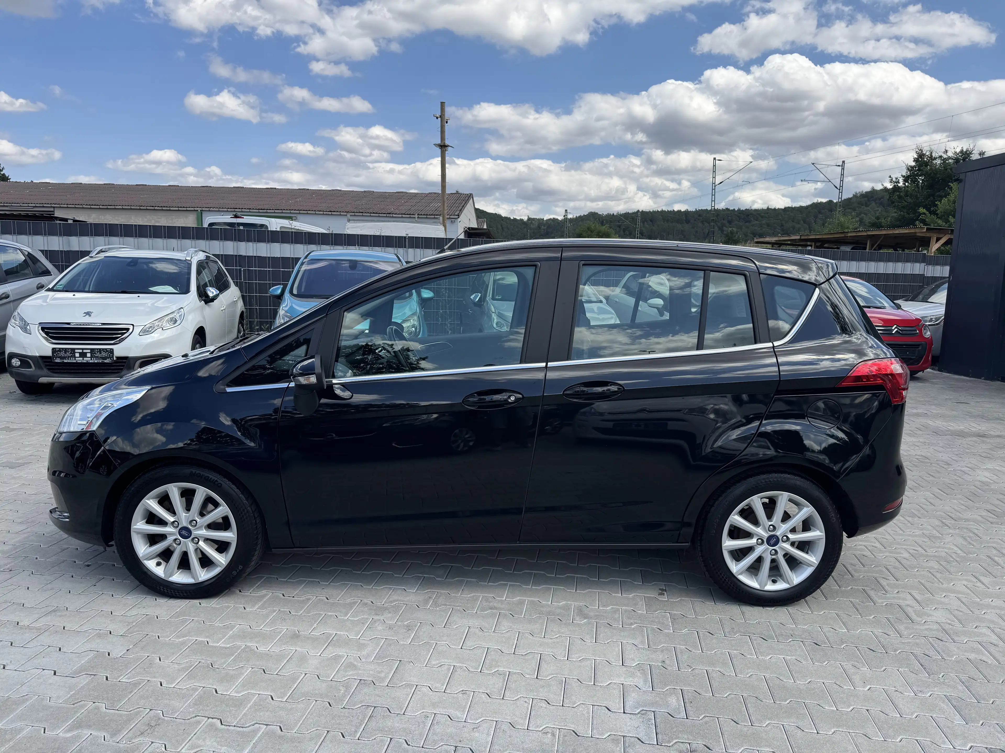 Ford B-Max Titanium 1,0 74 kW / Navi / Kamera — photo 14