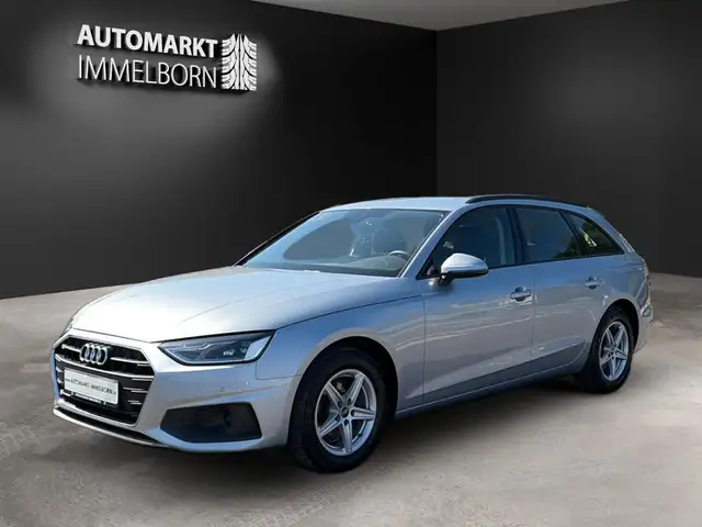 Audi A4 view 4
