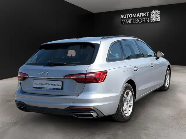 Audi A4 view 7
