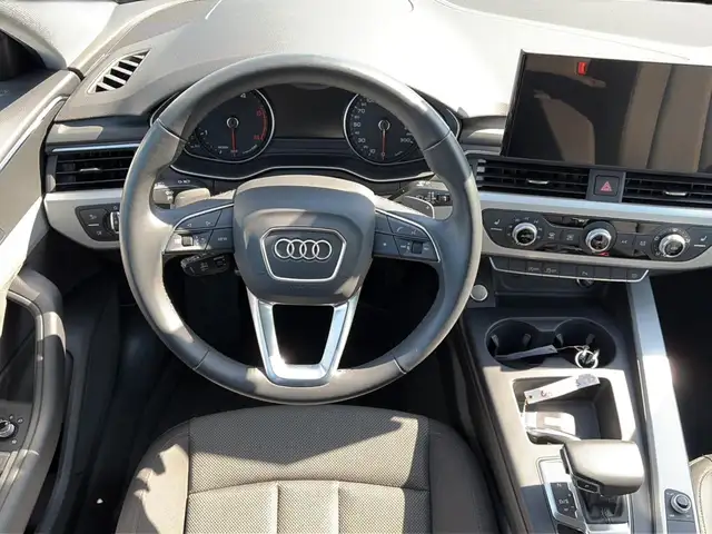 Audi A4 view 15