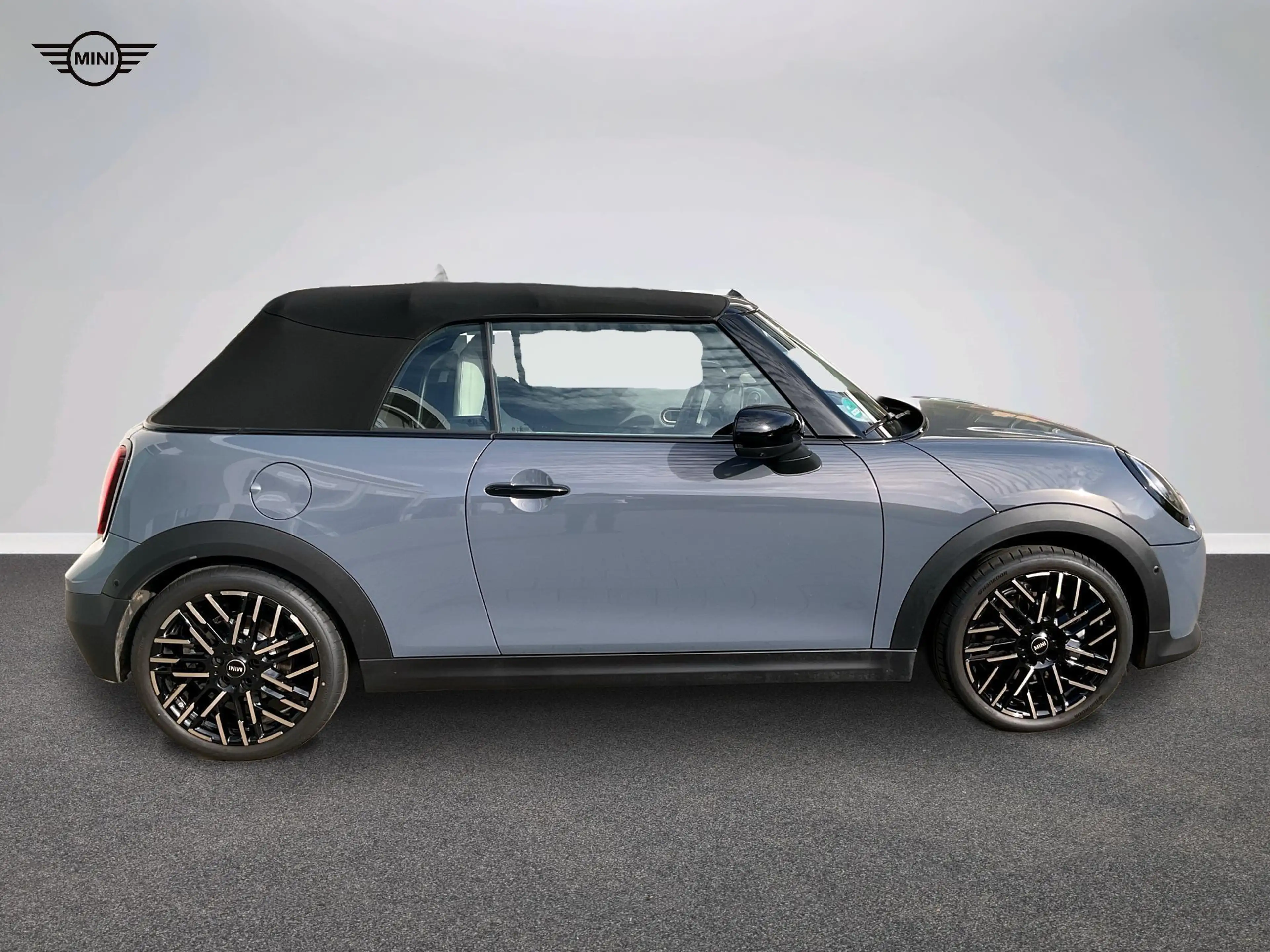 MINI Cooper S Cabrio Favoured Trim — photo 3