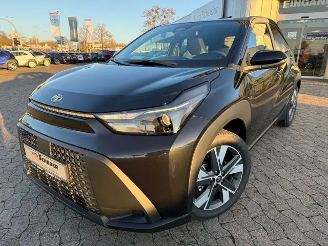 Toyota AYGO Active Hybrid **SITZHEIZUNG**