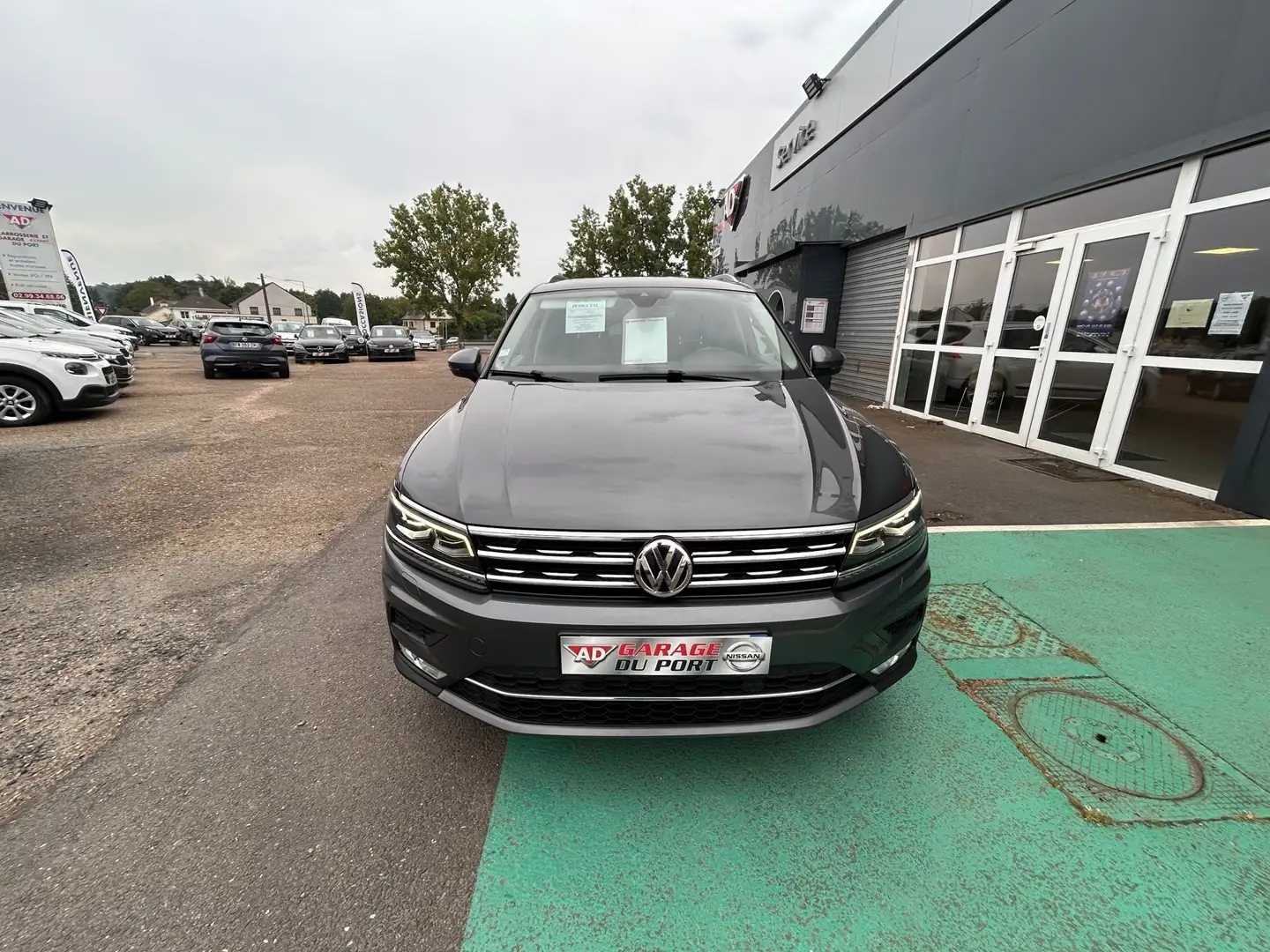 Volkswagen Tiguan 2.0 TDI 150CH BLUEMOTION TECHNOLOGY CARAT EDITION  Gris - 2